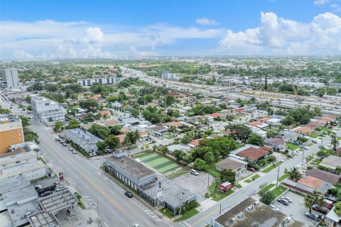 Propiedad comercial en venta en Miami, Florida № 1269571 - foto 10