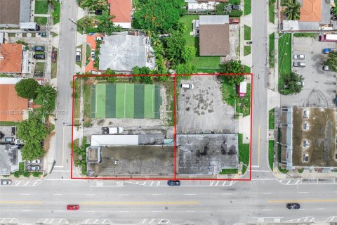 Propiedad comercial en venta en Miami, Florida № 1269571 - foto 14