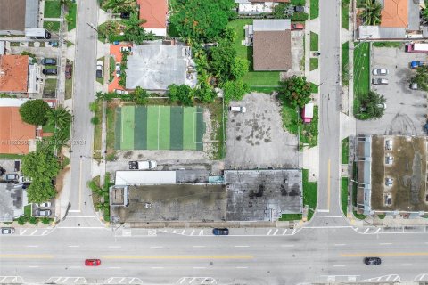 Propiedad comercial en venta en Miami, Florida № 1269571 - foto 15