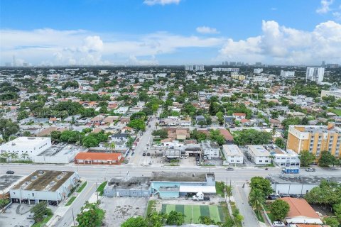 Propiedad comercial en venta en Miami, Florida № 1269571 - foto 9