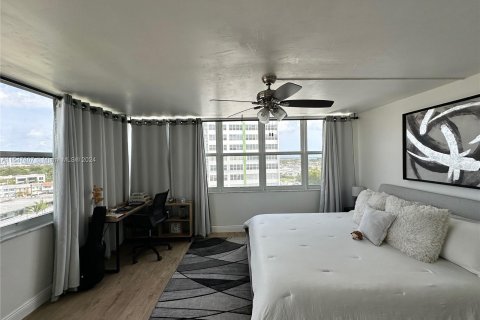 Copropriété à vendre à North Miami, Floride: 2 chambres, 110.37 m2 № 1058046 - photo 17