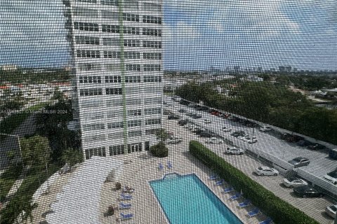 Купить кондоминиум в Норт-Майами, Флорида 2 спальни, 110.37м2, № 1058046 - фото 23