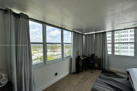 Copropriété à vendre à North Miami, Floride: 2 chambres, 110.37 m2 № 1058046 - photo 16