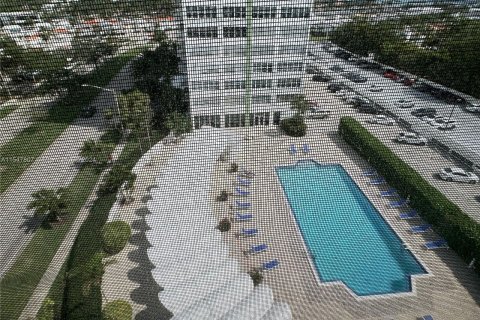 Copropriété à vendre à North Miami, Floride: 2 chambres, 110.37 m2 № 1058046 - photo 24