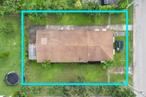 Propiedad comercial en venta en Miami, Florida № 1412044 - foto 6