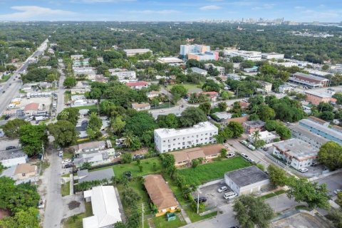 Propiedad comercial en venta en Miami, Florida № 1412044 - foto 16