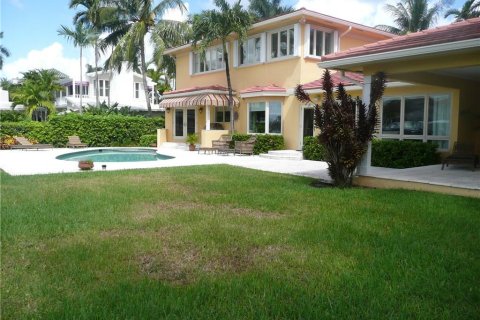 House in Fort Lauderdale, Florida 5 bedrooms, 394.37 sq.m. № 1061447 - photo 7