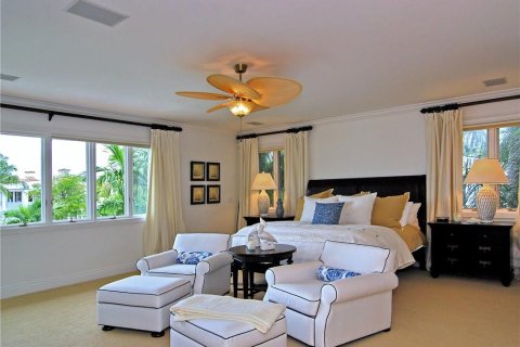 House in Fort Lauderdale, Florida 5 bedrooms, 394.37 sq.m. № 1061447 - photo 17