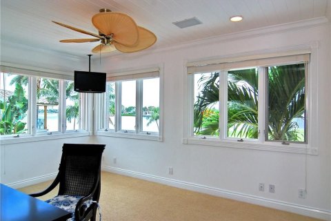 House in Fort Lauderdale, Florida 5 bedrooms, 394.37 sq.m. № 1061447 - photo 15