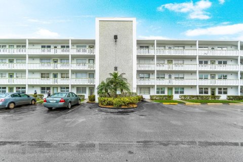 Condo in West Palm Beach, Florida, 2 bedrooms  № 1068265 - photo 6