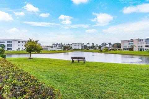 Condo in West Palm Beach, Florida, 2 bedrooms  № 1068265 - photo 3