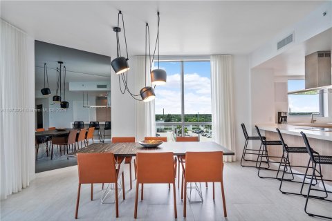 Condominio en venta en North Miami Beach, Florida, 2 dormitorios, 181.9 m2 № 1401314 - foto 9