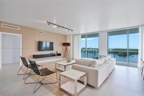 Copropriété à vendre à North Miami Beach, Floride: 2 chambres, 181.9 m2 № 1401314 - photo 3