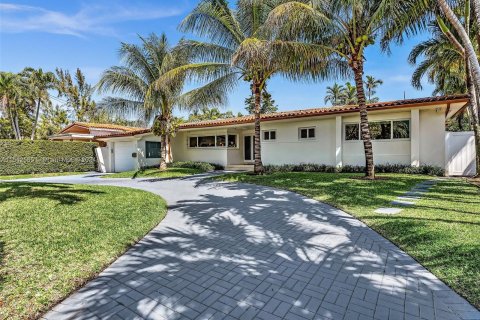 Villa ou maison à vendre à Surfside, Floride: 3 chambres, 196.21 m2 № 1050934 - photo 2