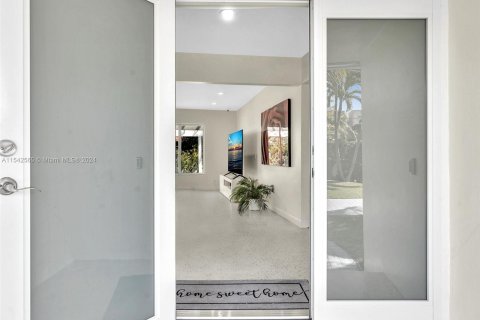 Casa en venta en Surfside, Florida, 3 dormitorios, 196.21 m2 № 1050934 - foto 4