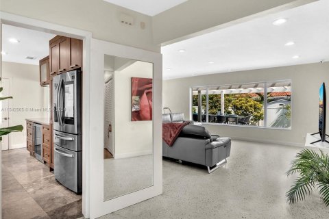 Casa en venta en Surfside, Florida, 3 dormitorios, 196.21 m2 № 1050934 - foto 6