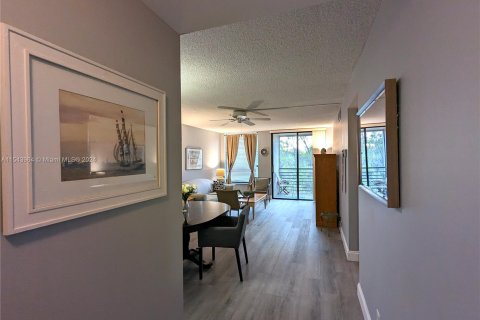 Condominio en venta en Tamarac, Florida, 1 dormitorio, 77.95 m2 № 1050935 - foto 18