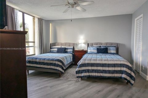 Condo in Tamarac, Florida, 1 bedroom  № 1050935 - photo 9