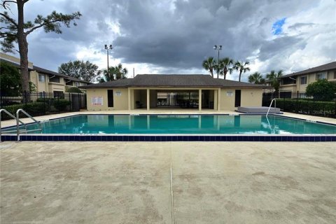 Condo in Orlando, Florida, 1 bedroom  № 1402407 - photo 11