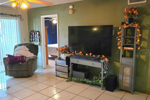 Condo in Orlando, Florida, 1 bedroom  № 1402407 - photo 3