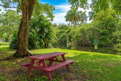 Condo in Oakland Park, Florida, 2 bedrooms  № 1038153 - photo 1