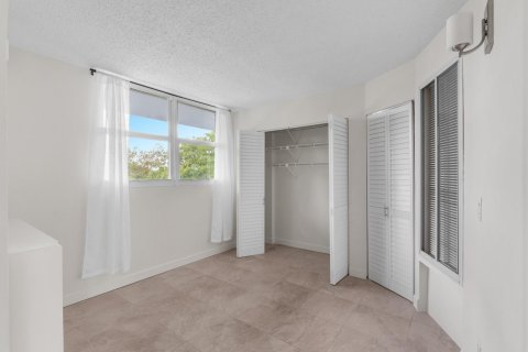 Condominio en venta en Oakland Park, Florida, 2 dormitorios, 90.58 m2 № 1038153 - foto 17