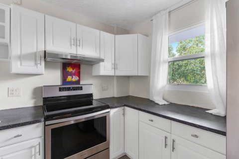 Condo in Oakland Park, Florida, 2 bedrooms  № 1038153 - photo 6