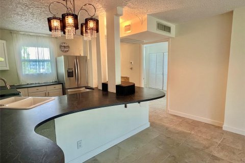 Condo in Oakland Park, Florida, 2 bedrooms  № 1038153 - photo 25