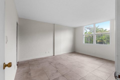 Condo in Oakland Park, Florida, 2 bedrooms  № 1038153 - photo 20