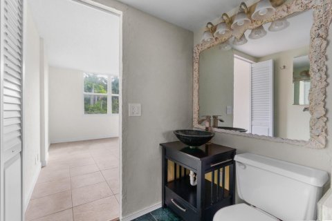 Condo in Oakland Park, Florida, 2 bedrooms  № 1038153 - photo 10