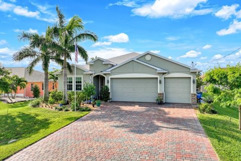 Casa en venta en Cape Coral, Florida, 3 dormitorios, 219.34 m2 № 1090856 - foto 25