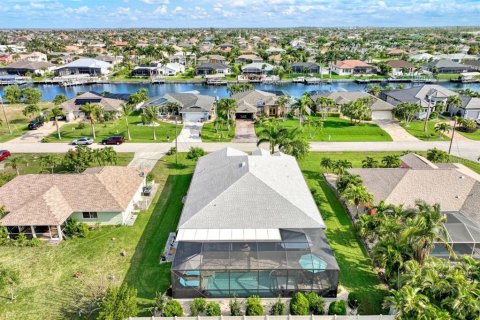 Casa en venta en Cape Coral, Florida, 3 dormitorios, 219.34 m2 № 1090856 - foto 16