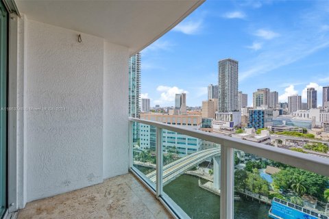 Condo in Miami, Florida, 2 bedrooms  № 1375394 - photo 26