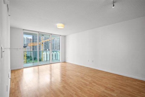 Condo in Miami, Florida, 2 bedrooms  № 1375394 - photo 12