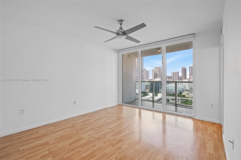 Condo in Miami, Florida, 2 bedrooms  № 1375394 - photo 20