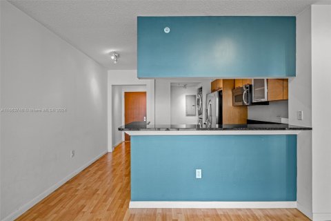 Copropriété à vendre à Miami, Floride: 2 chambres, 103.12 m2 № 1375394 - photo 10