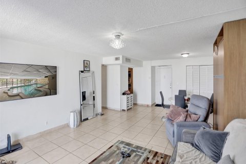 Condominio en venta en Miami Beach, Florida, 1 dormitorio, 85.19 m2 № 1076398 - foto 11