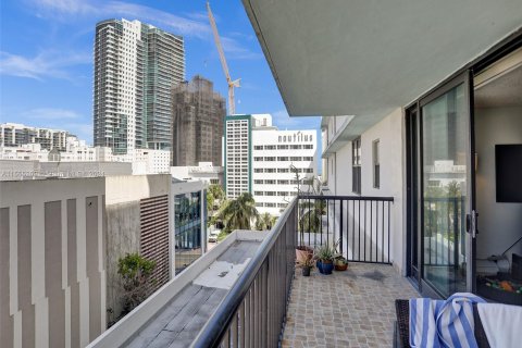 Condominio en venta en Miami Beach, Florida, 1 dormitorio, 85.19 m2 № 1076398 - foto 12