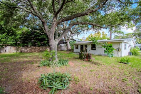 House in Tarpon Springs, Florida 3 bedrooms, 177.54 sq.m. № 1339390 - photo 23