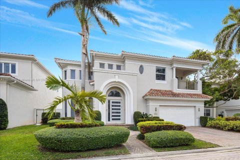 Casa en venta en Hollywood, Florida, 6 dormitorios, 436.83 m2 № 1045077 - foto 1