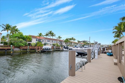 Villa ou maison à vendre à Hollywood, Floride: 6 chambres, 436.83 m2 № 1045077 - photo 25