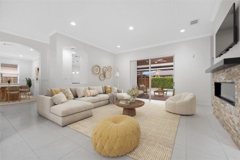 Villa ou maison à vendre à Miami, Floride: 4 chambres, 201.41 m2 № 1396940 - photo 2