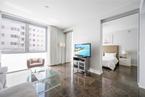 Condo in Miami Beach, Florida, 1 bedroom  № 1396852 - photo 7