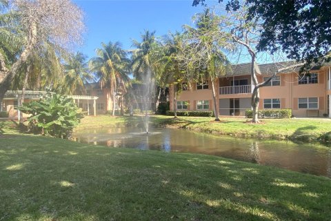 Condo in Deerfield Beach, Florida, 1 bedroom  № 1171071 - photo 16