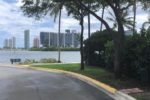 Copropriété à vendre à Aventura, Floride: 2 chambres, 95.13 m2 № 1225375 - photo 21