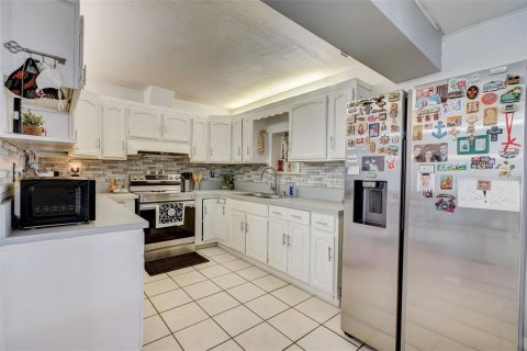Villa ou maison à vendre à Clewiston, Floride: 4 chambres, 201.04 m2 № 1032399 - photo 15