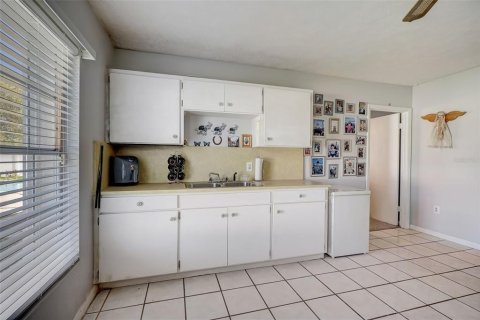 Купить виллу или дом в Клуистон, Флорида 12 комнат, 201.04м2, № 1032399 - фото 19