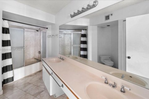 Copropriété à vendre à Aventura, Floride: 1 chambre, 79.62 m2 № 1240721 - photo 13