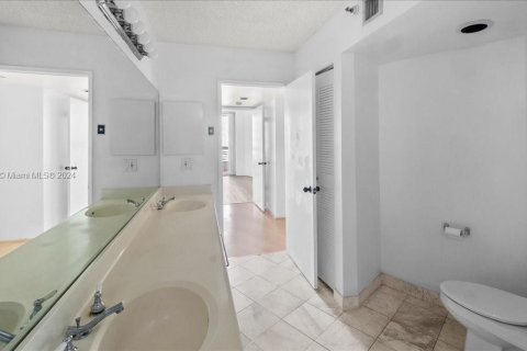 Copropriété à vendre à Aventura, Floride: 1 chambre, 79.62 m2 № 1240721 - photo 14