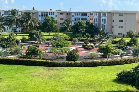 Condo in Boynton Beach, Florida, 1 bedroom  № 1207423 - photo 1